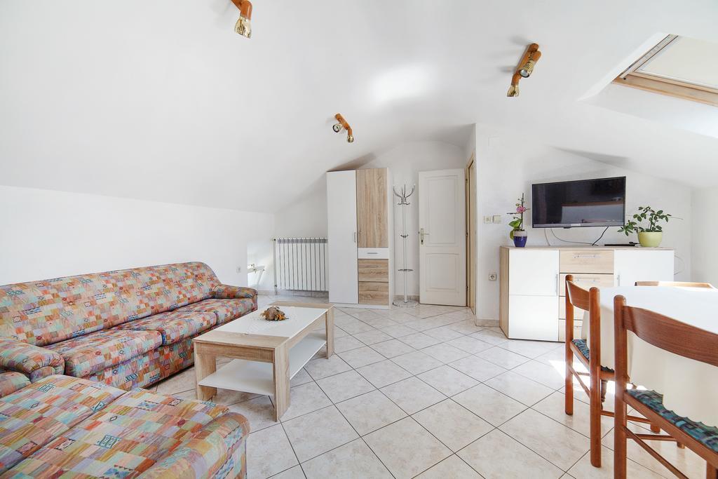Apartments & Rooms Nada Brseč Εξωτερικό φωτογραφία